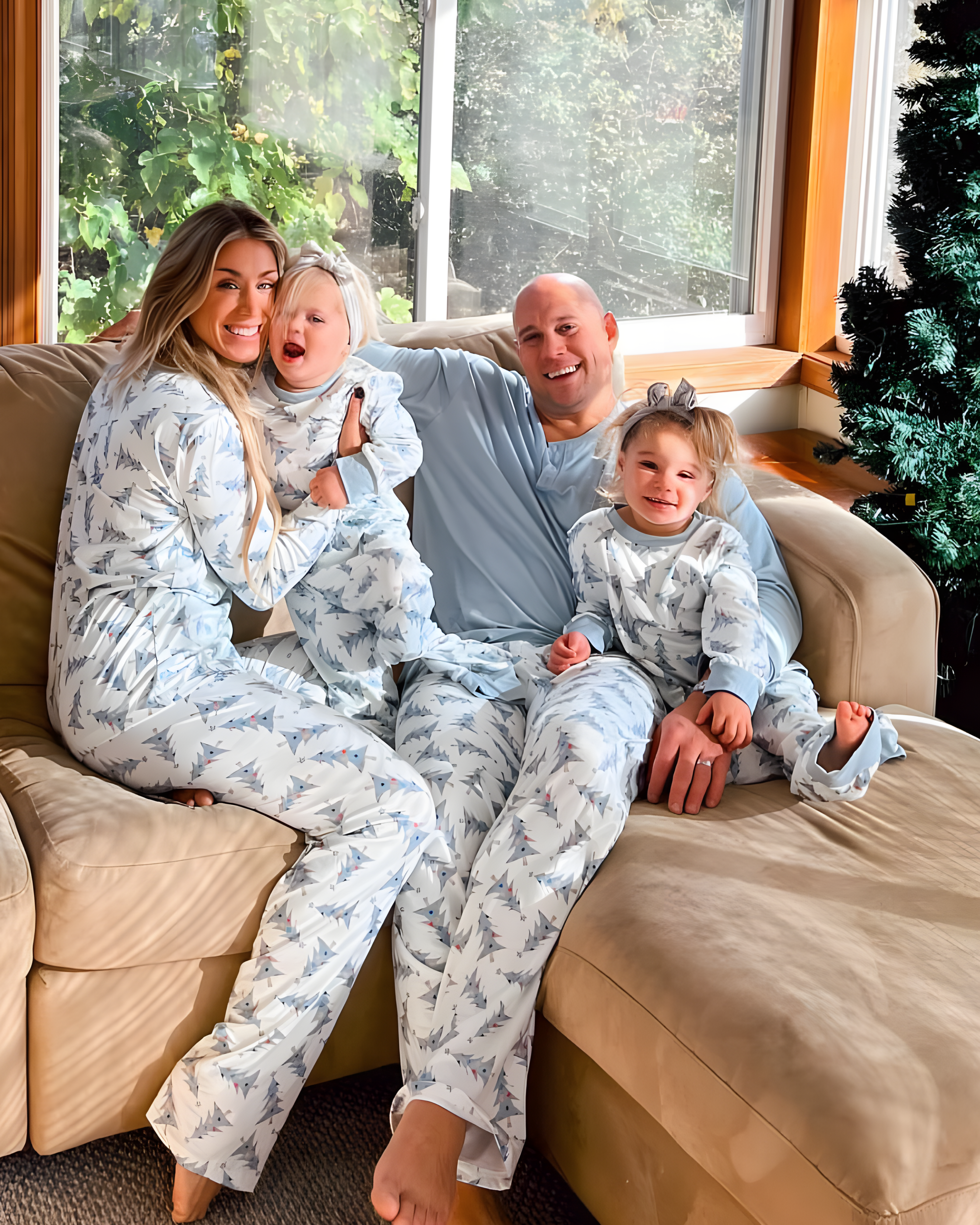 Tree Delight – Passender Weihnachtspyjama für die ganze Familie